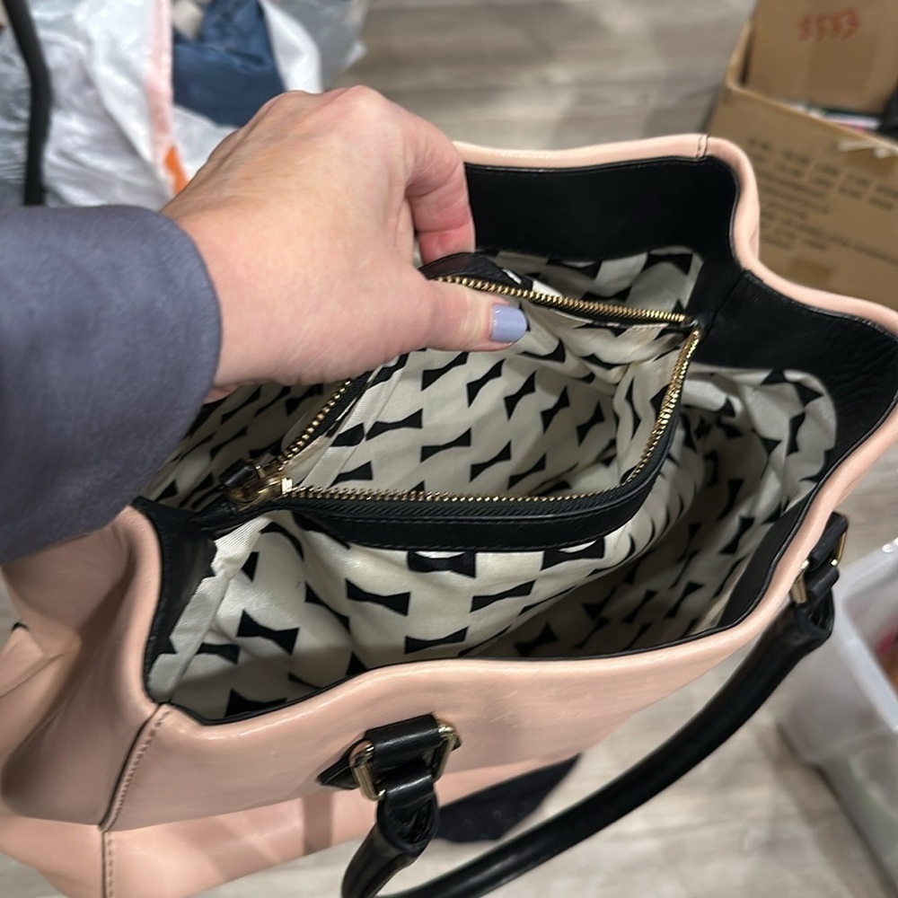 Kate Spade pink soft hobo bag, inside off-white and black bowties good used con. - Picture 7 of 8